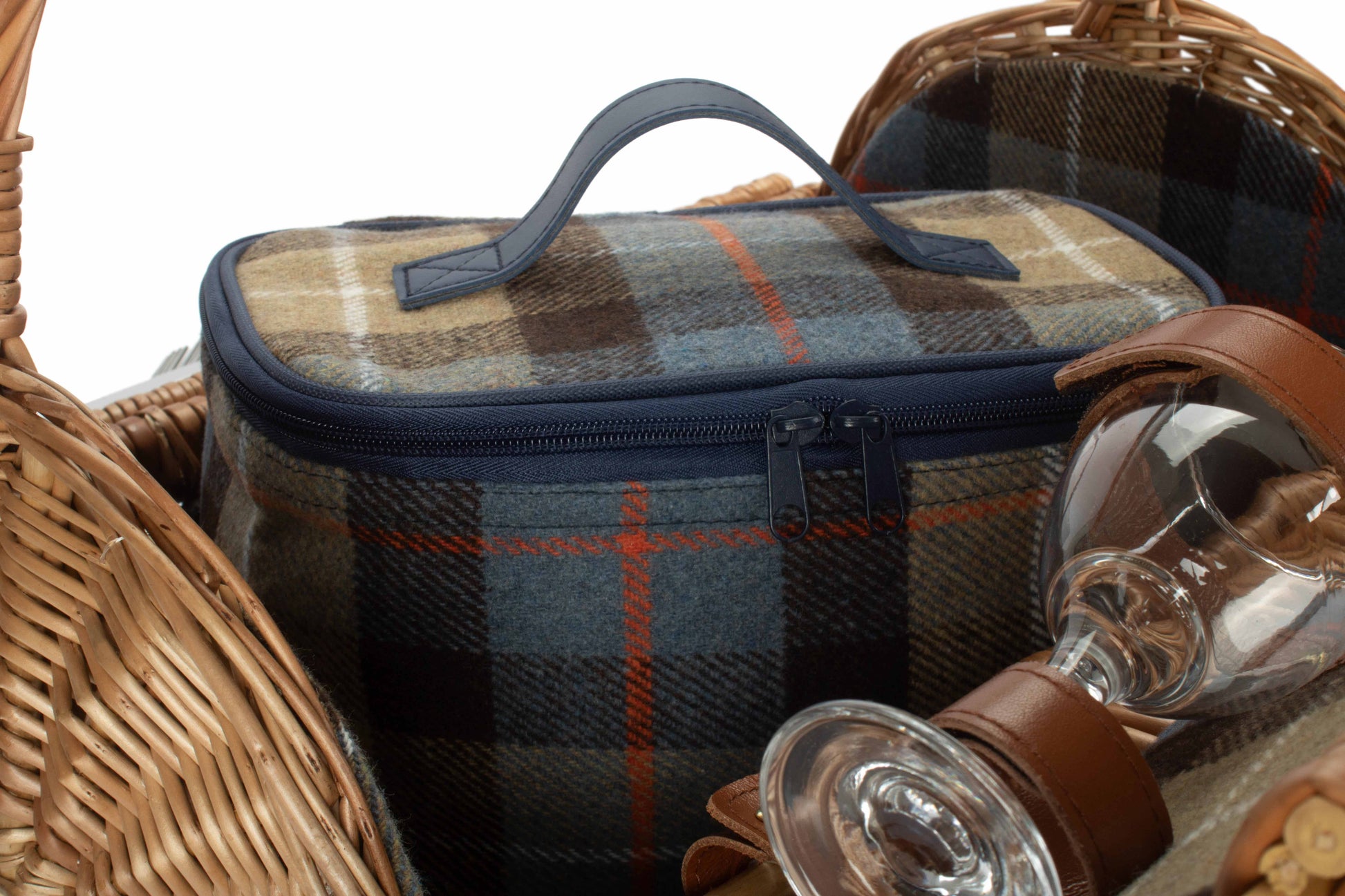 2 Person Ravenstor Barrel Picnic Hamper detail showing removable checked insulated cooler bag and wine glasses