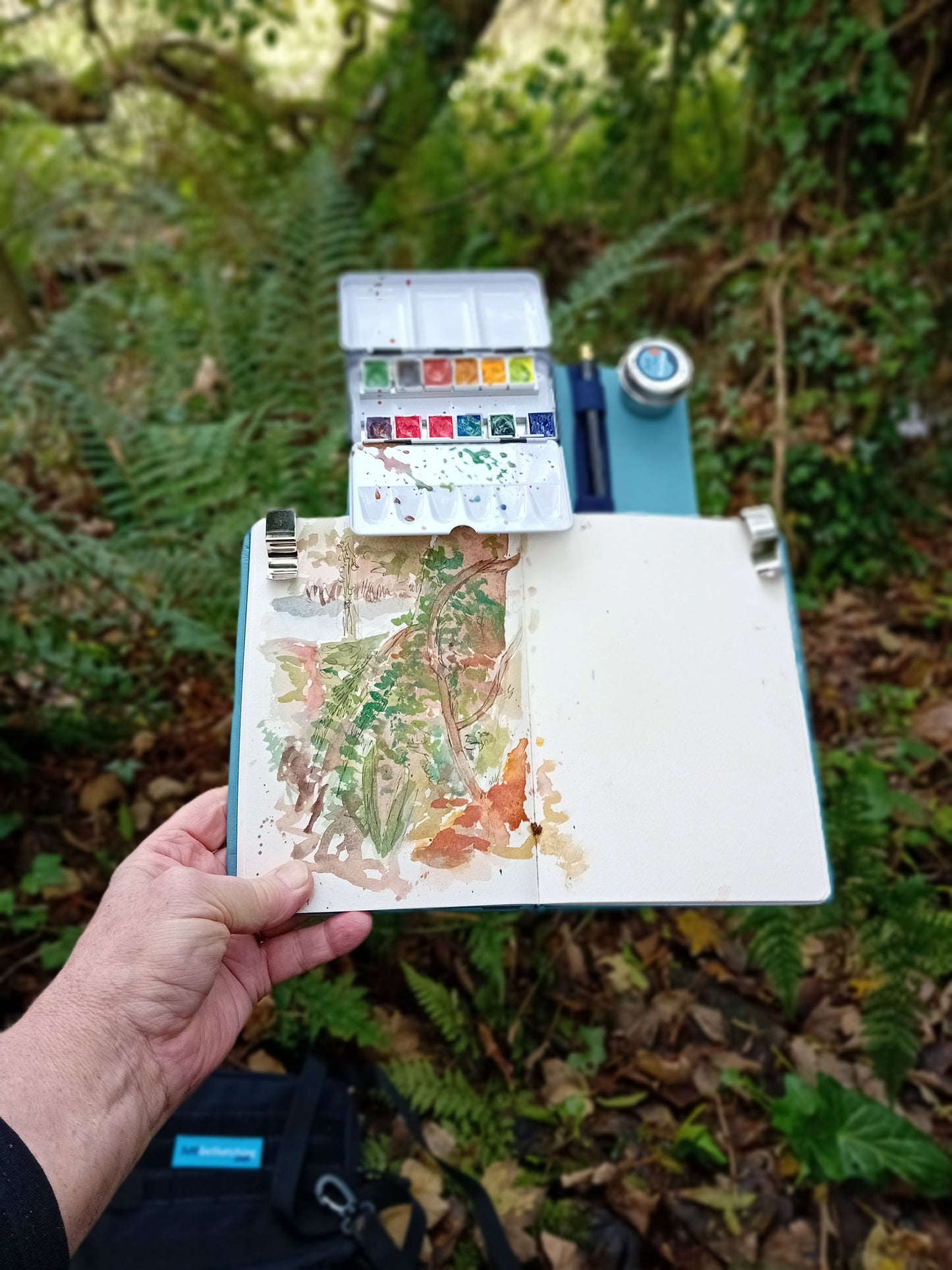 A5 JustGoSketching Kit – 40 Pages + Companion Board + 12 Handcrafted Watercolours (Half Pans)