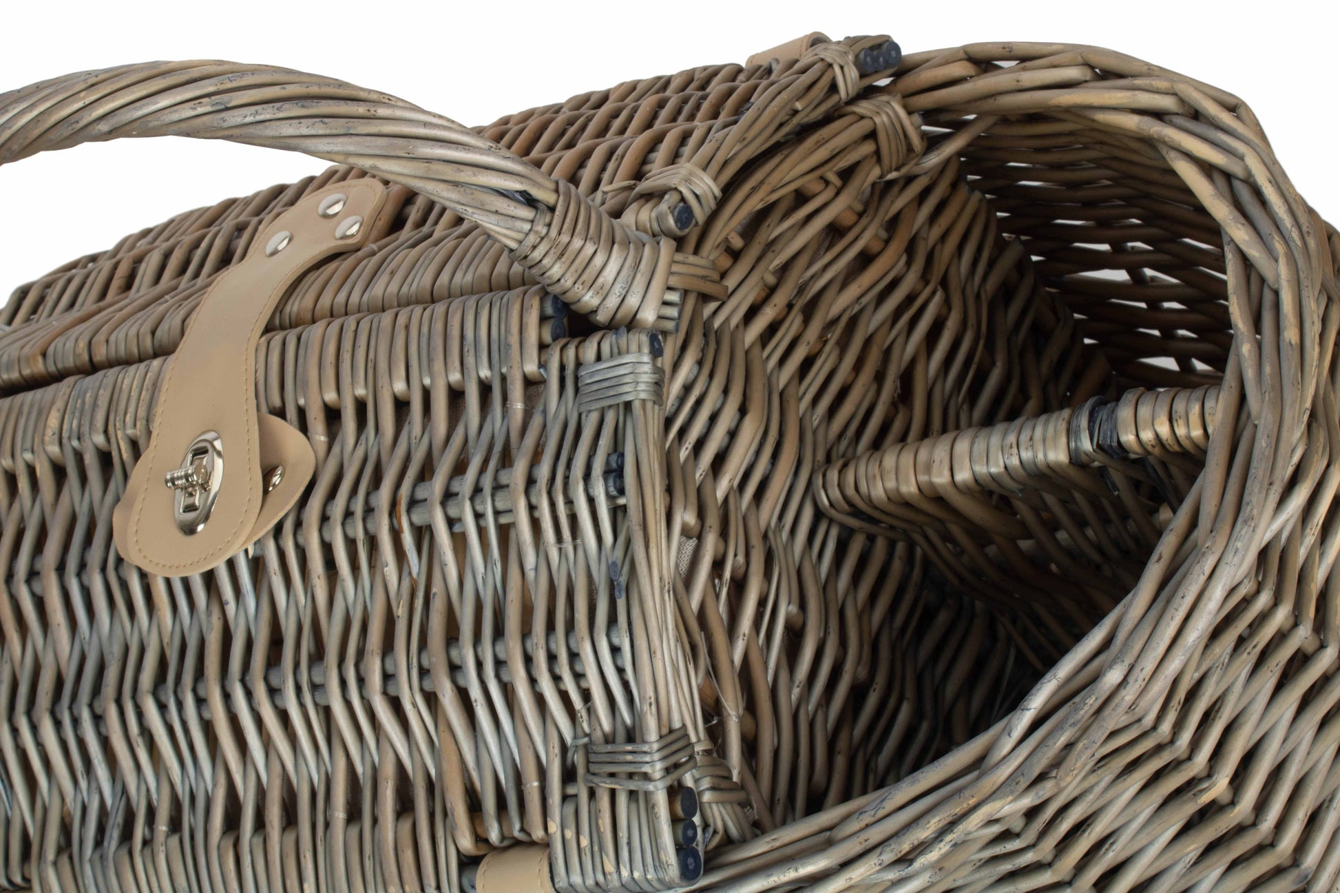4 Person Boat Picnic Hamper close-up showing the woven willow handle and antique wash finish