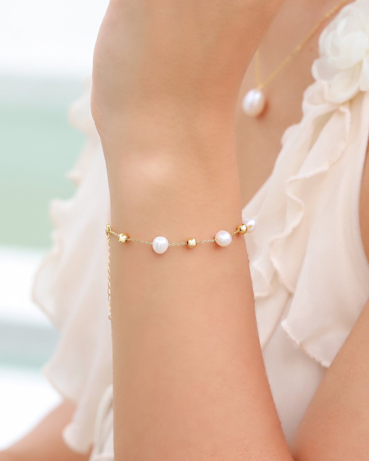 Pearl Bracelet in 18k Gold Vermeil by Vianne Jewellery