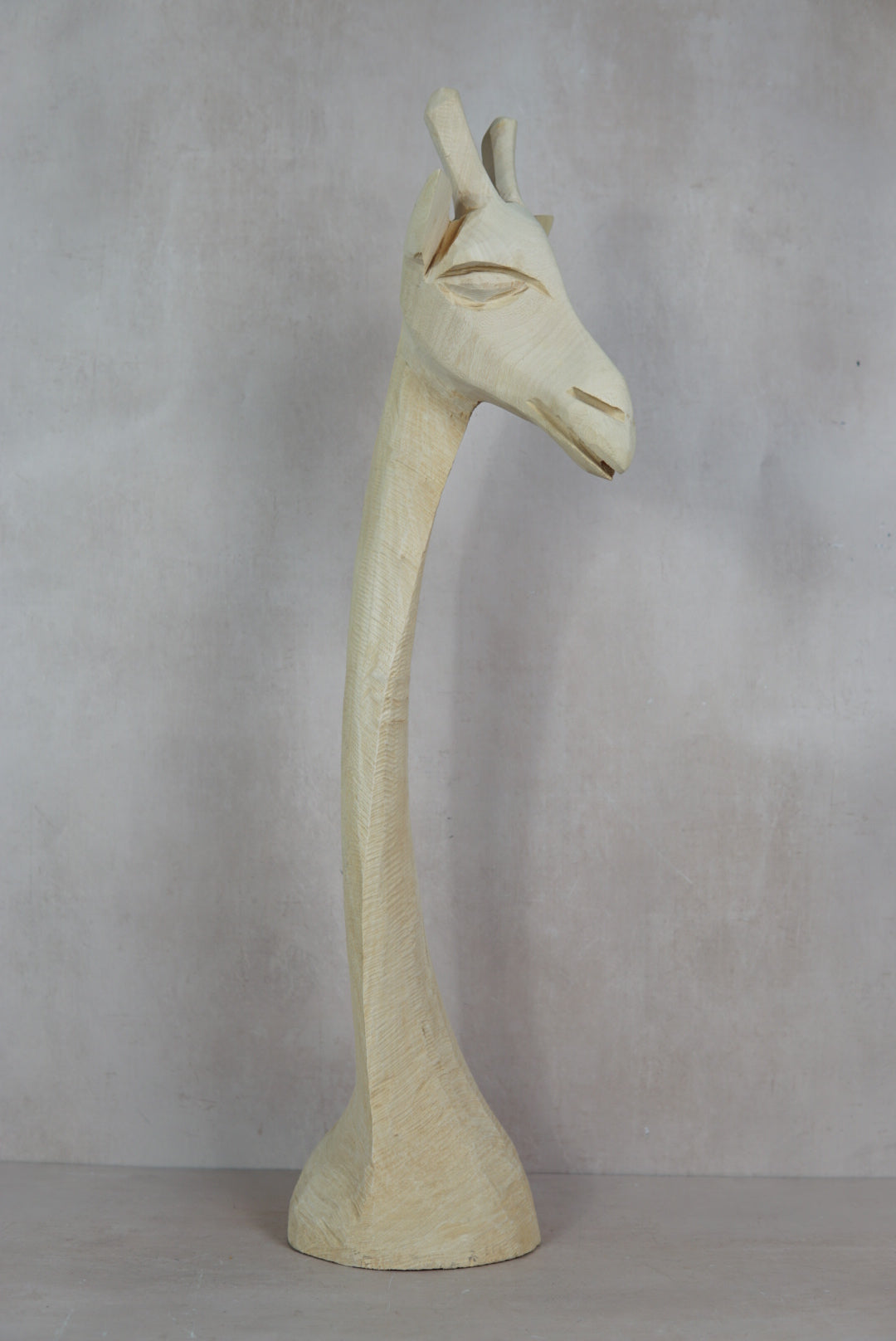 Swazi Giraffe-head sculptures - wood - 80.3 by Botanical Boys