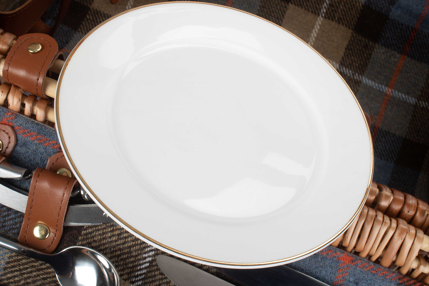 2 Person Ravenstor Barrel Hamper