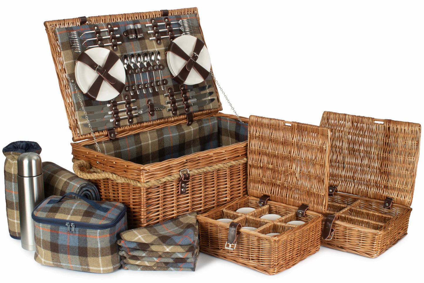 Rope Handled Ravenstor 6 Person Picnic Hamper