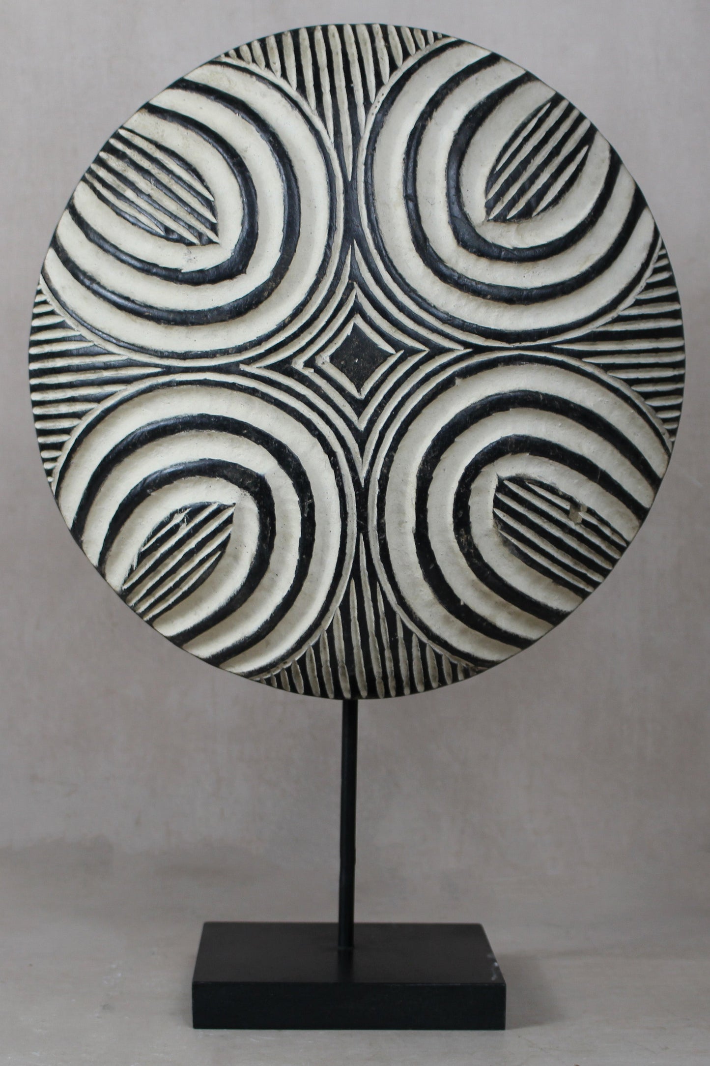 Cameroon Shield Round - 160.1 by Botanical Boys