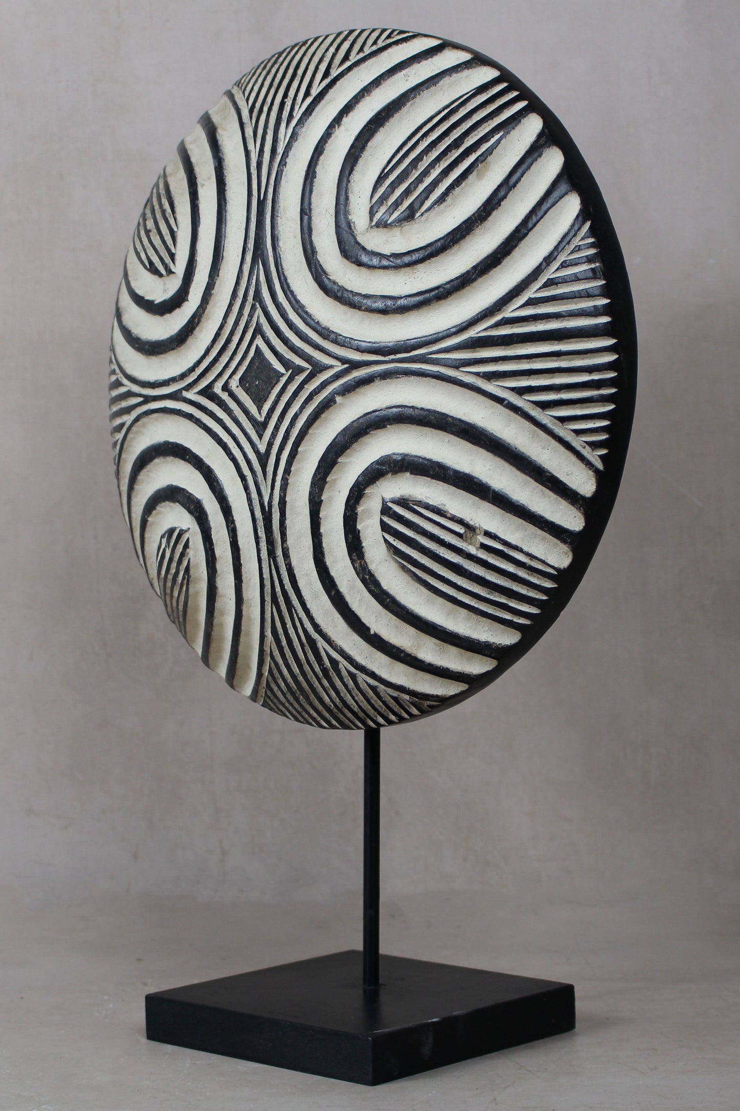 Cameroon Shield Round - 160.1 by Botanical Boys