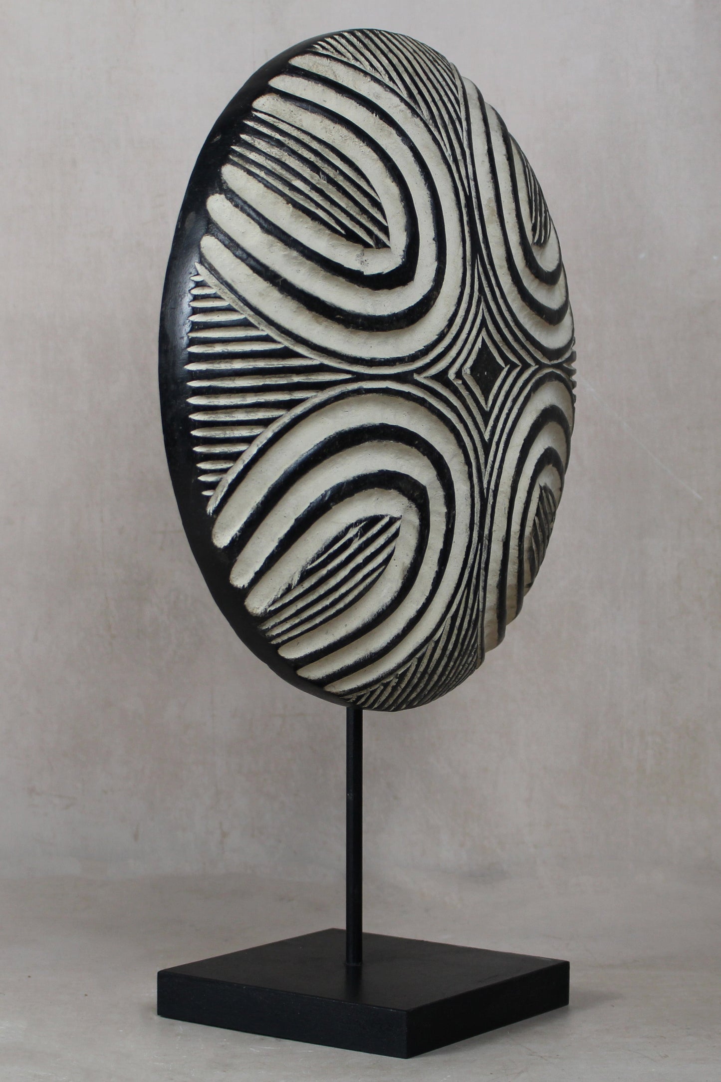 Cameroon Shield Round - 160.1 by Botanical Boys