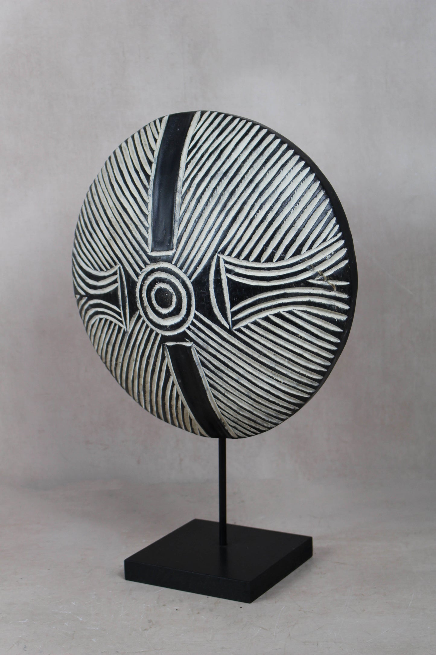 Cameroon Shield Round - 160.8 by Botanical Boys