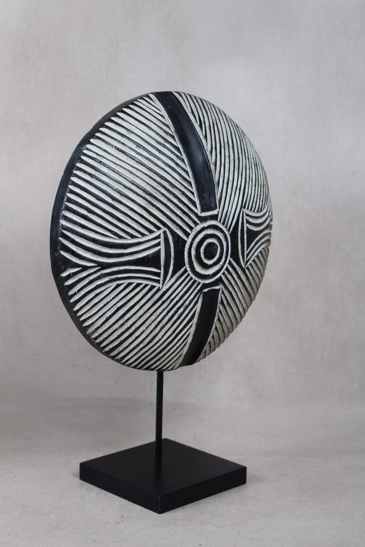 Cameroon Shield Round - 160.8 by Botanical Boys