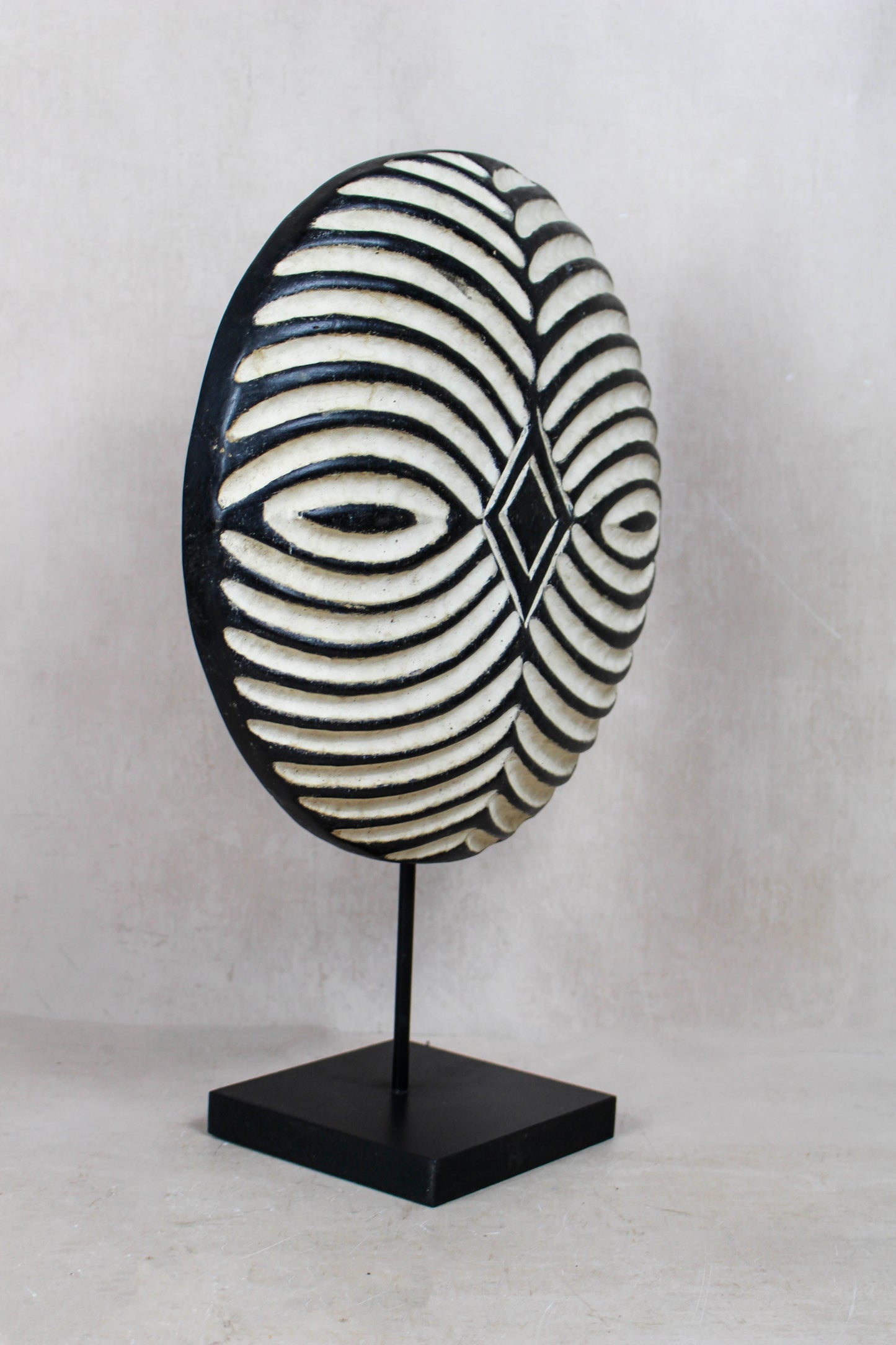 Cameroon Shield Round - 160.9 by Botanical Boys