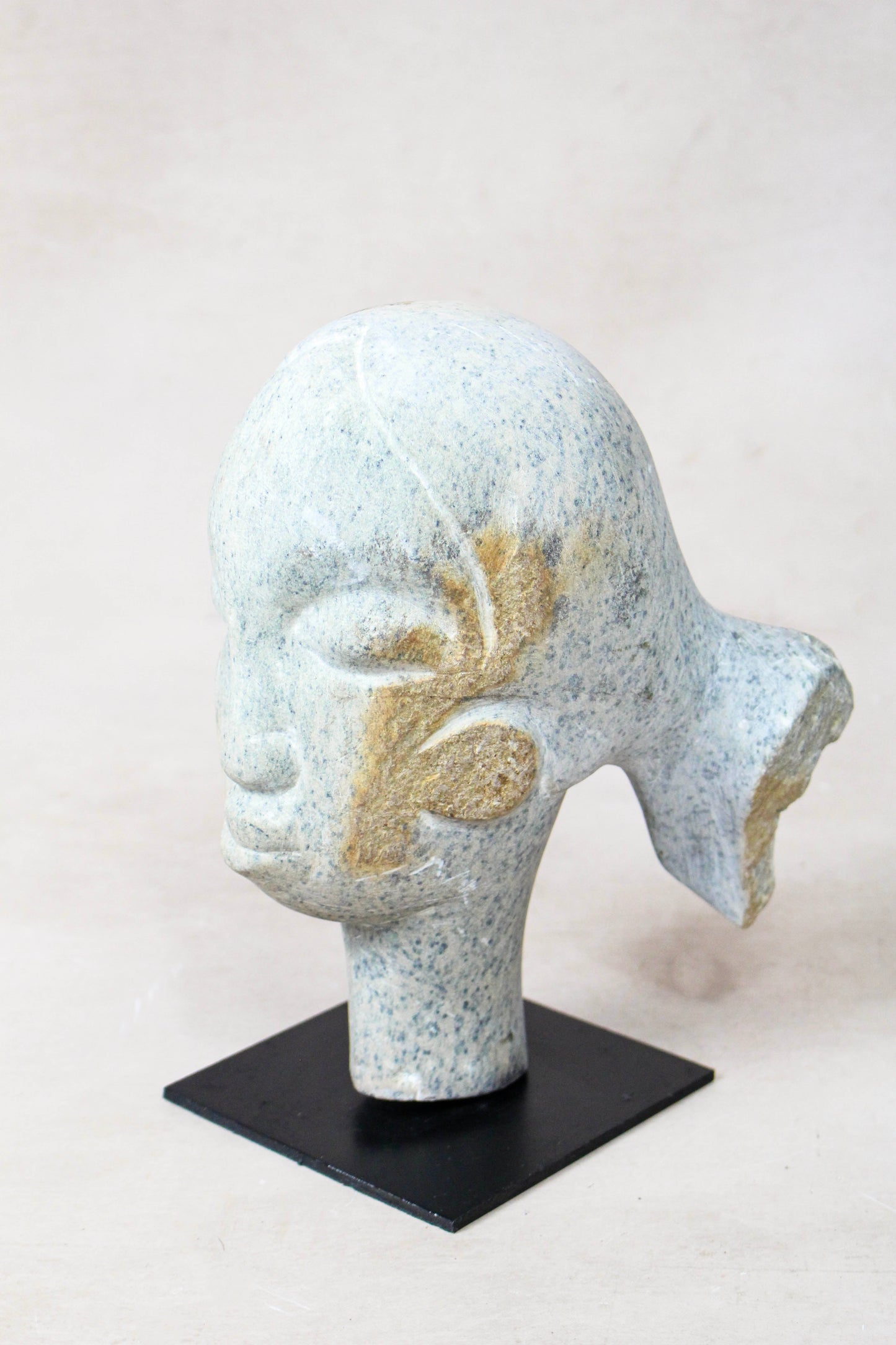 Stone head sculpture by Rizimu Chiwawa Zimbabwe 30.4 by Botanical Boys