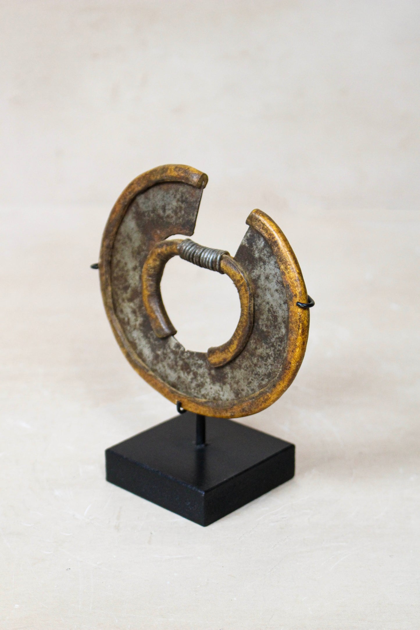 Antique East African "Ararait" Wrist Knife 119.2 by Botanical Boys