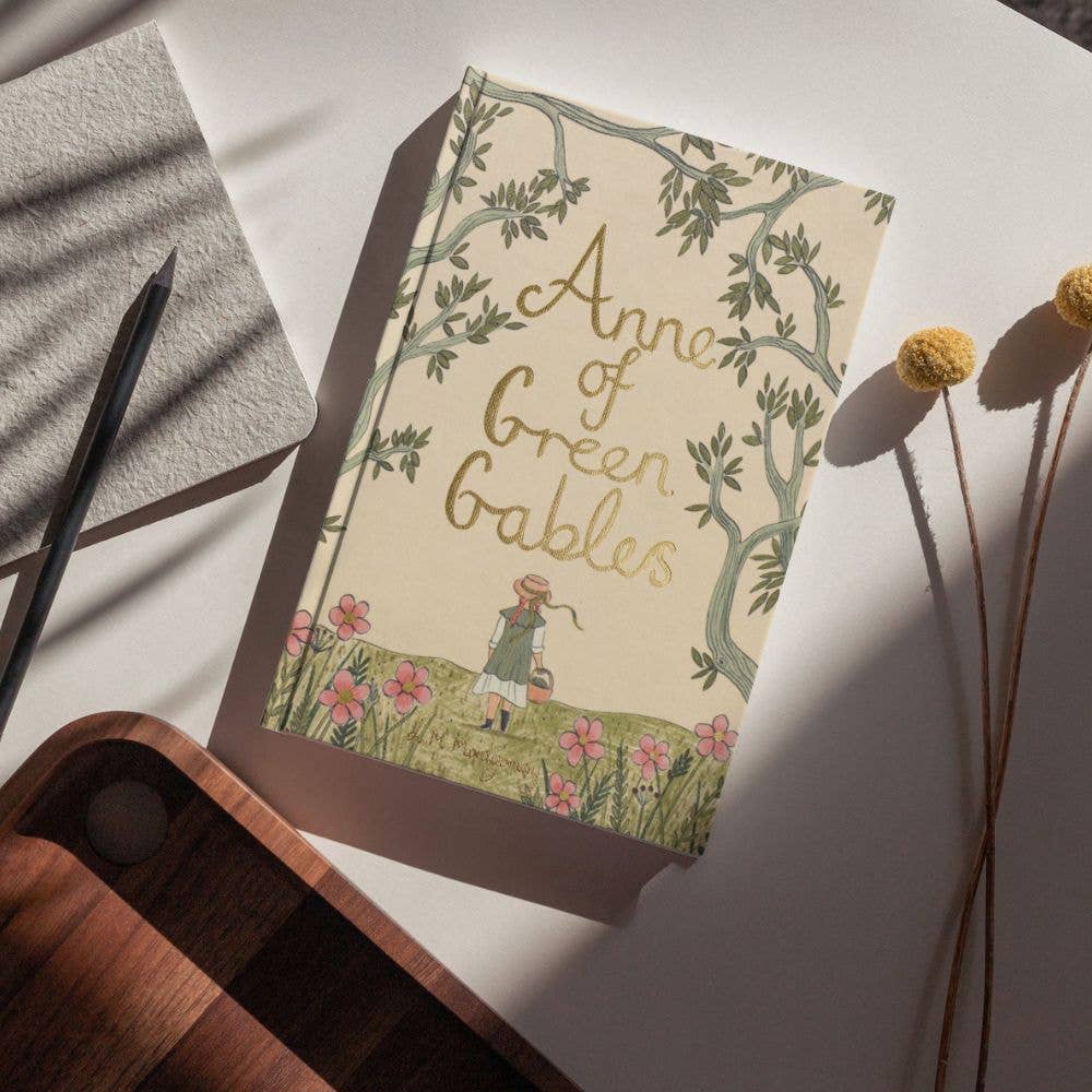 Anne of Green Gables by L. M. Montgomery, Wordsworth Collector's Edition hardback with illustrated cream and green cover