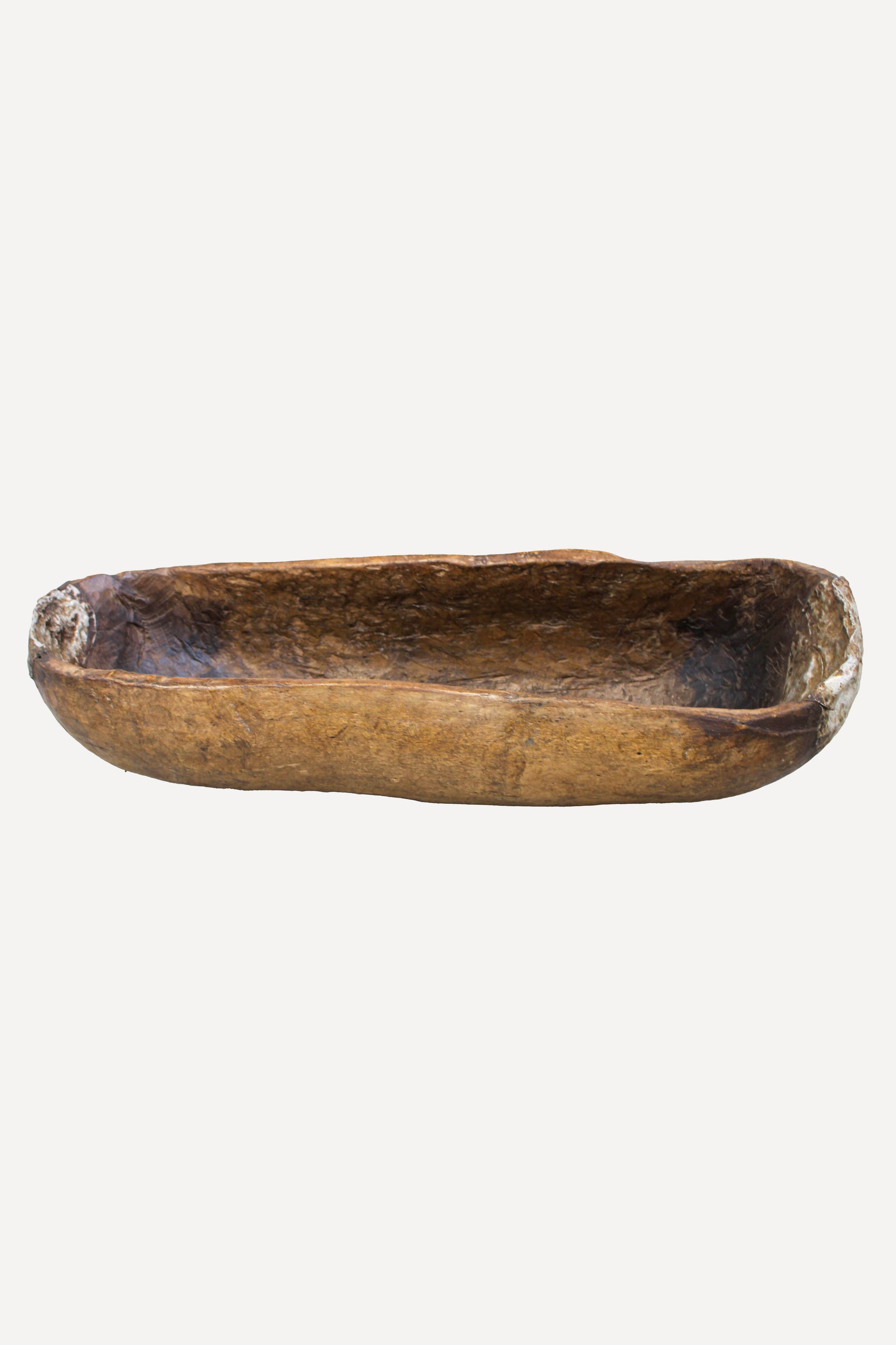 Traditional Rwandan Umuvure vessel 89.1 showing its hand-carved form and aged wooden finish
