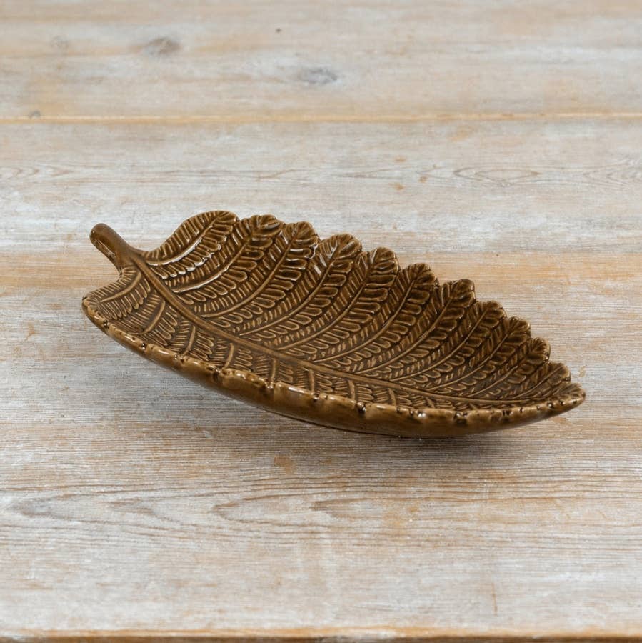 Decorative 25cm leaf-shaped trinket dish with raised leaf detailing and an antique-style finish