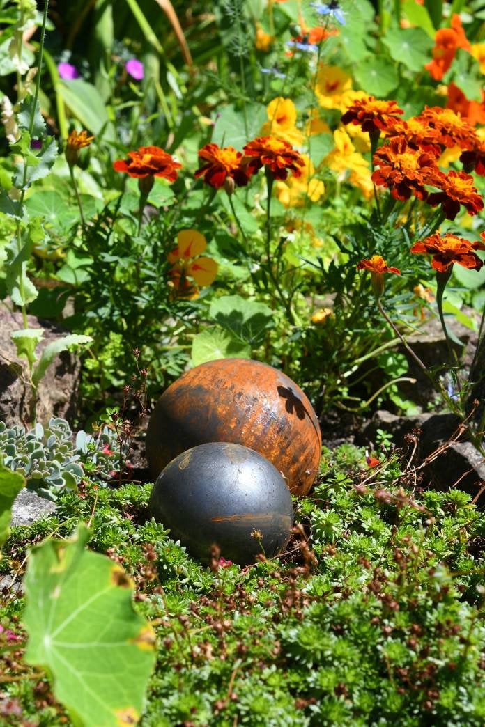 Garden Ball Ornaments – Rustic Metal Garden Spheres