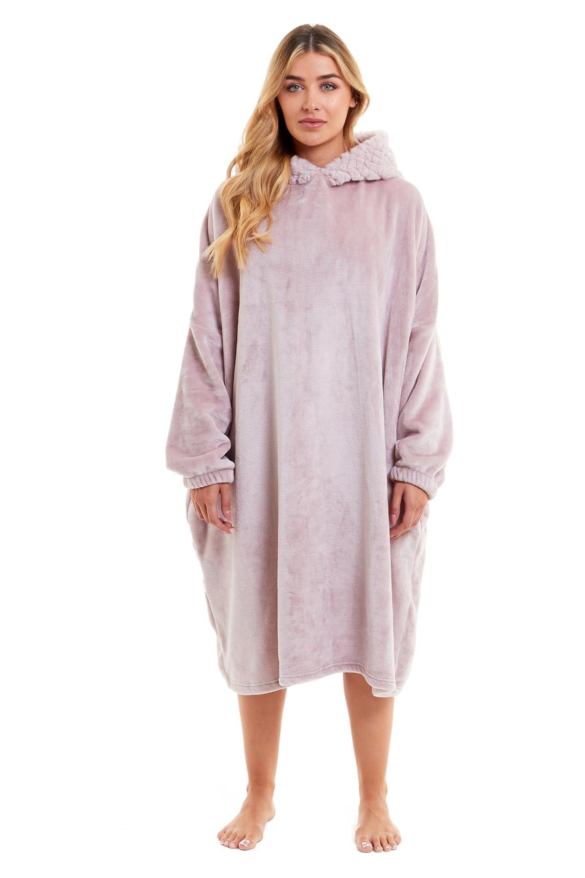 Oversized Women's Plush Hooded Poncho Blanket with Ultra-Soft Fur Hood and Double Pocket by Daisy Dreamer