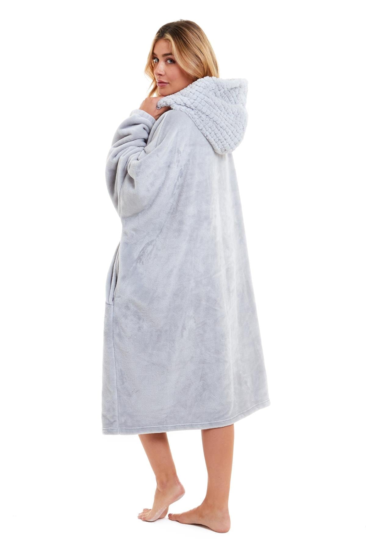 Oversized Women's Plush Hooded Poncho Blanket with Ultra-Soft Fur Hood and Double Pocket by Daisy Dreamer