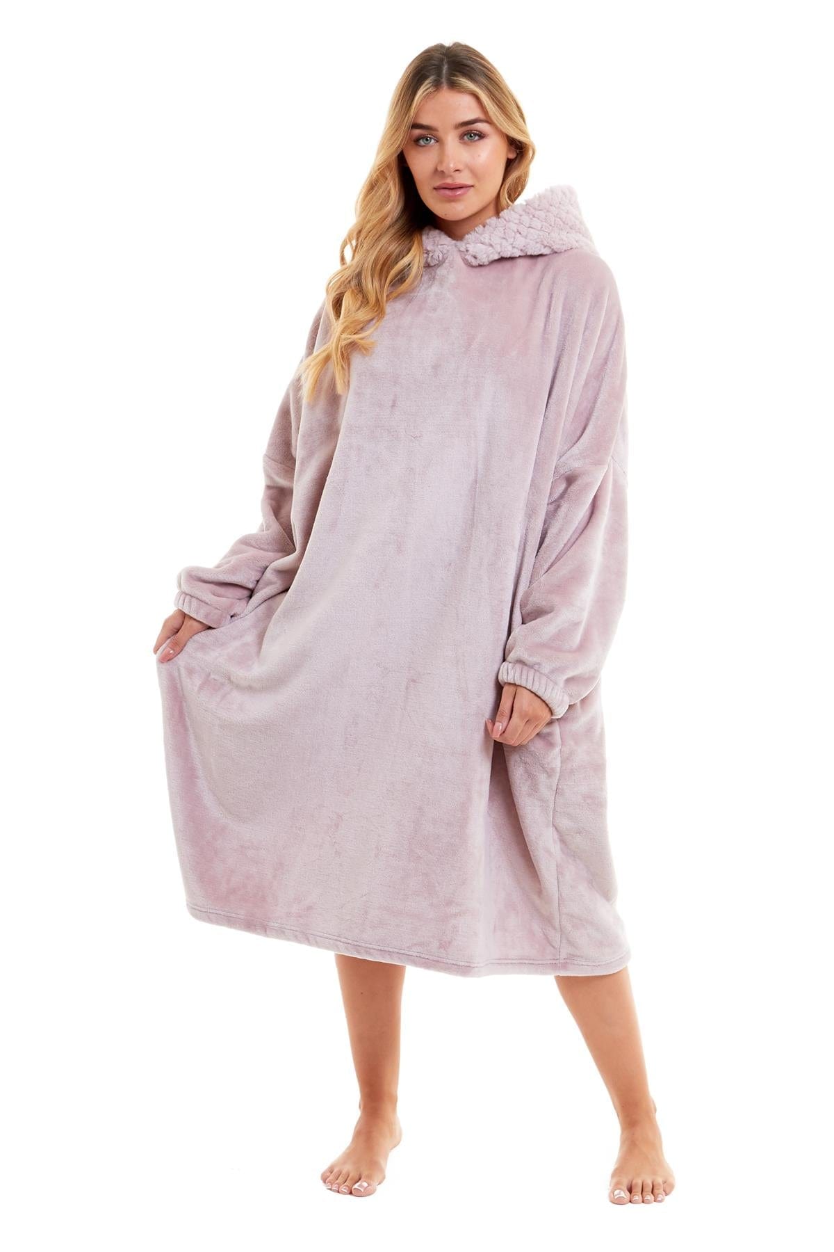 Oversized Women's Plush Hooded Poncho Blanket with Ultra-Soft Fur Hood and Double Pocket by Daisy Dreamer