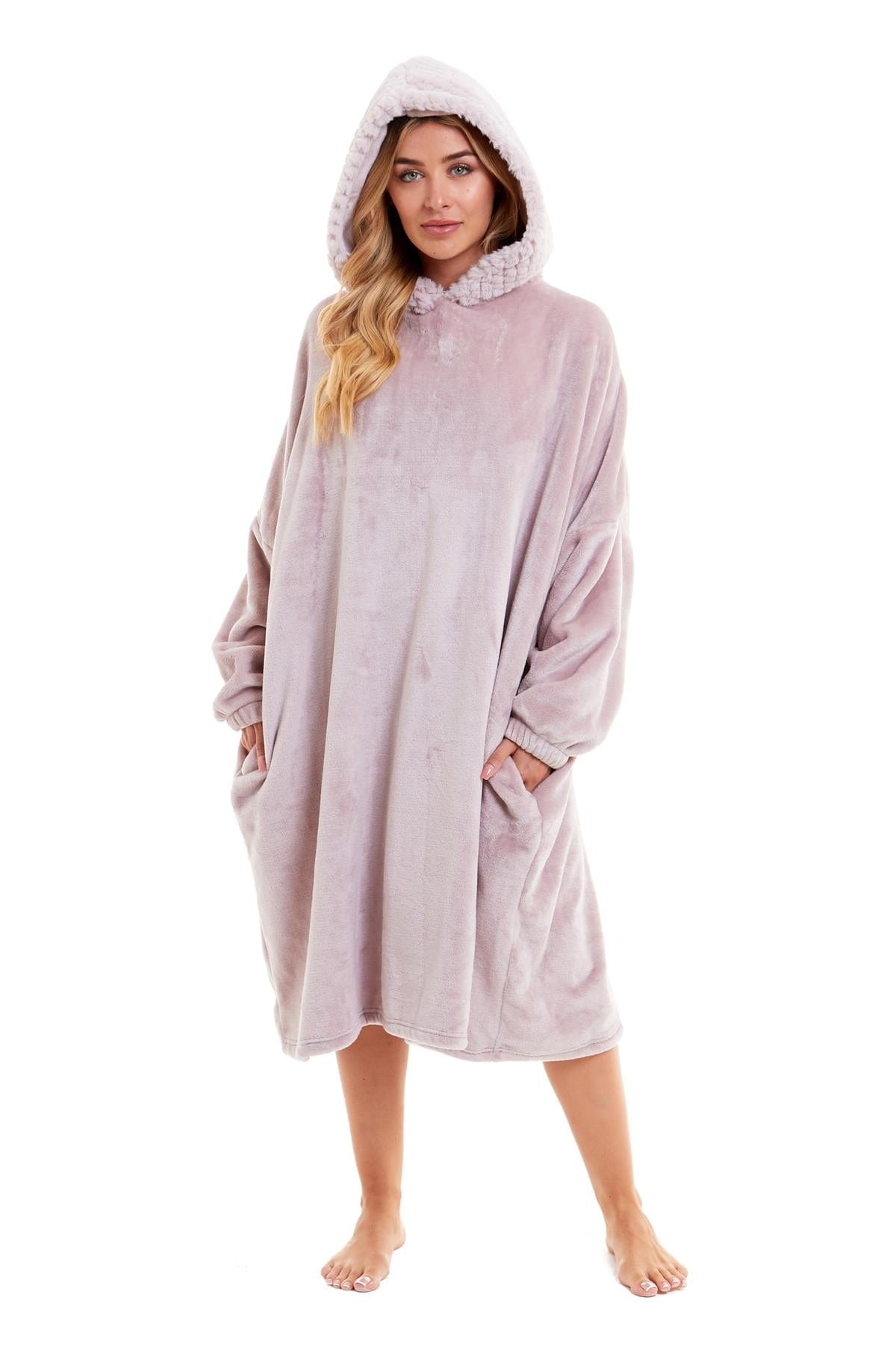 Oversized Women's Plush Hooded Poncho Blanket with Ultra-Soft Fur Hood and Double Pocket by Daisy Dreamer