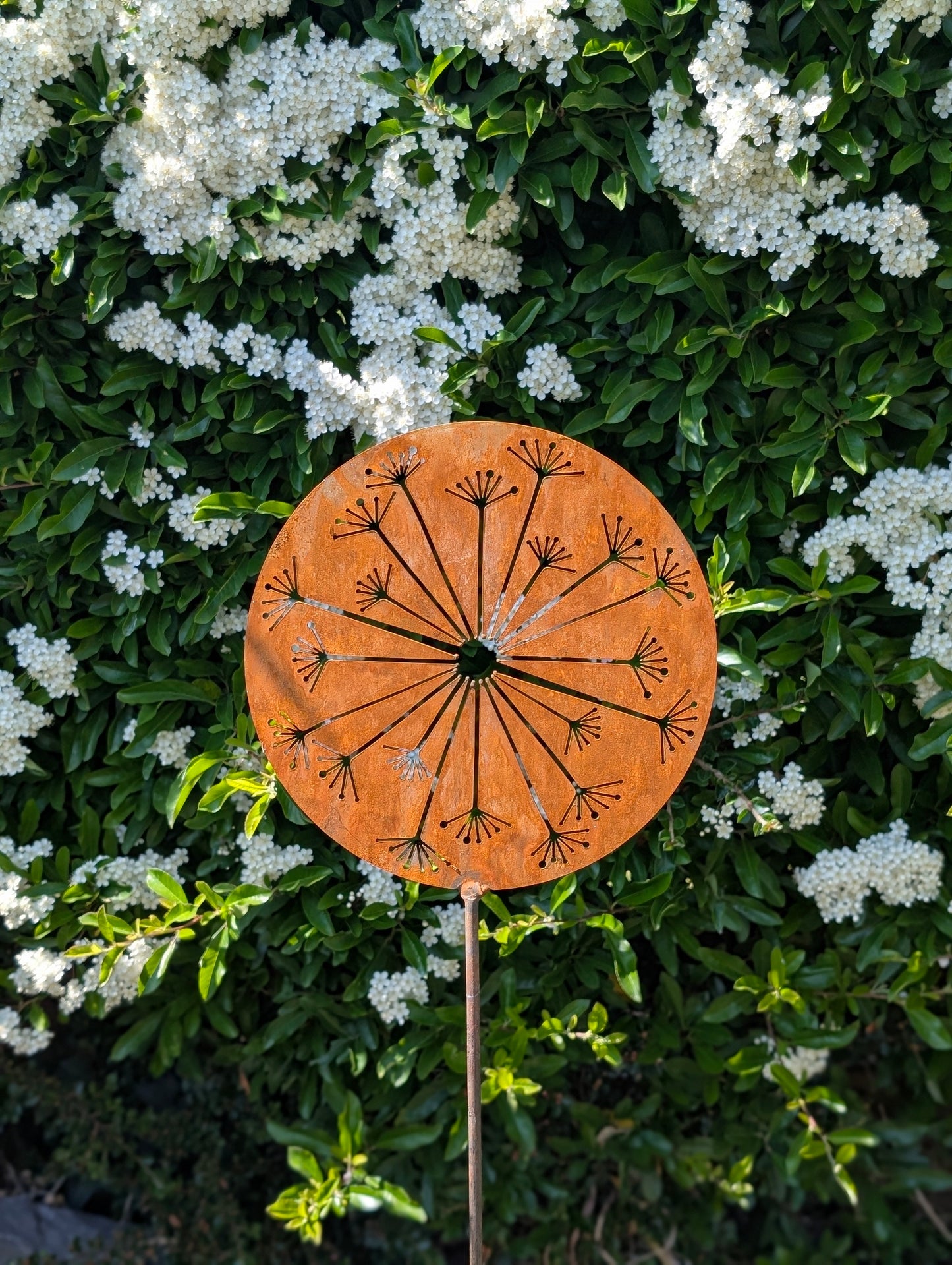Rusty Metal Allium Garden Stake – 1m Steel Flower Sculpture