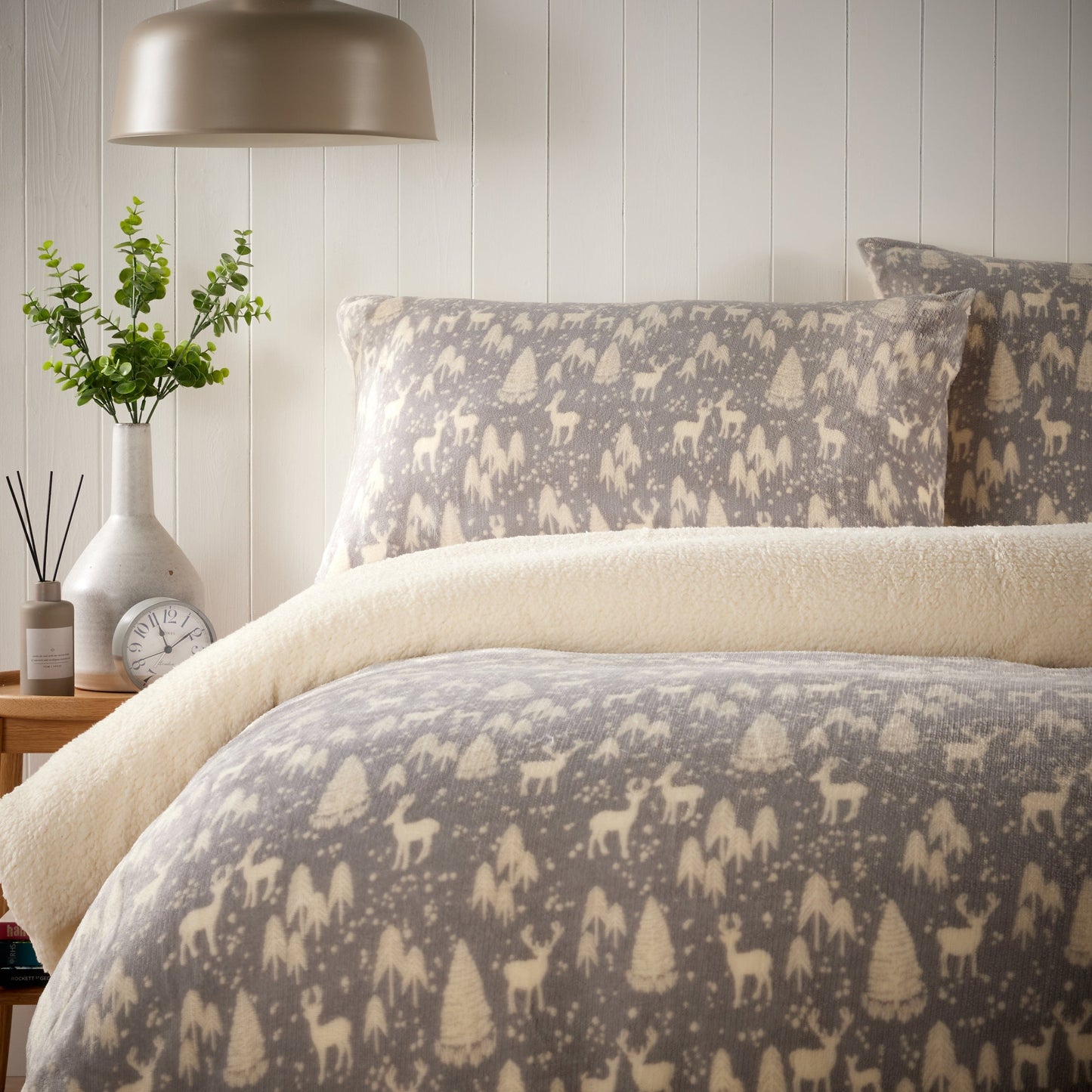 Woodland Animals Teddy Fleece Duvet Set with Reversible Sherpa Winter Bedding Set by OLIVIA ROCCO