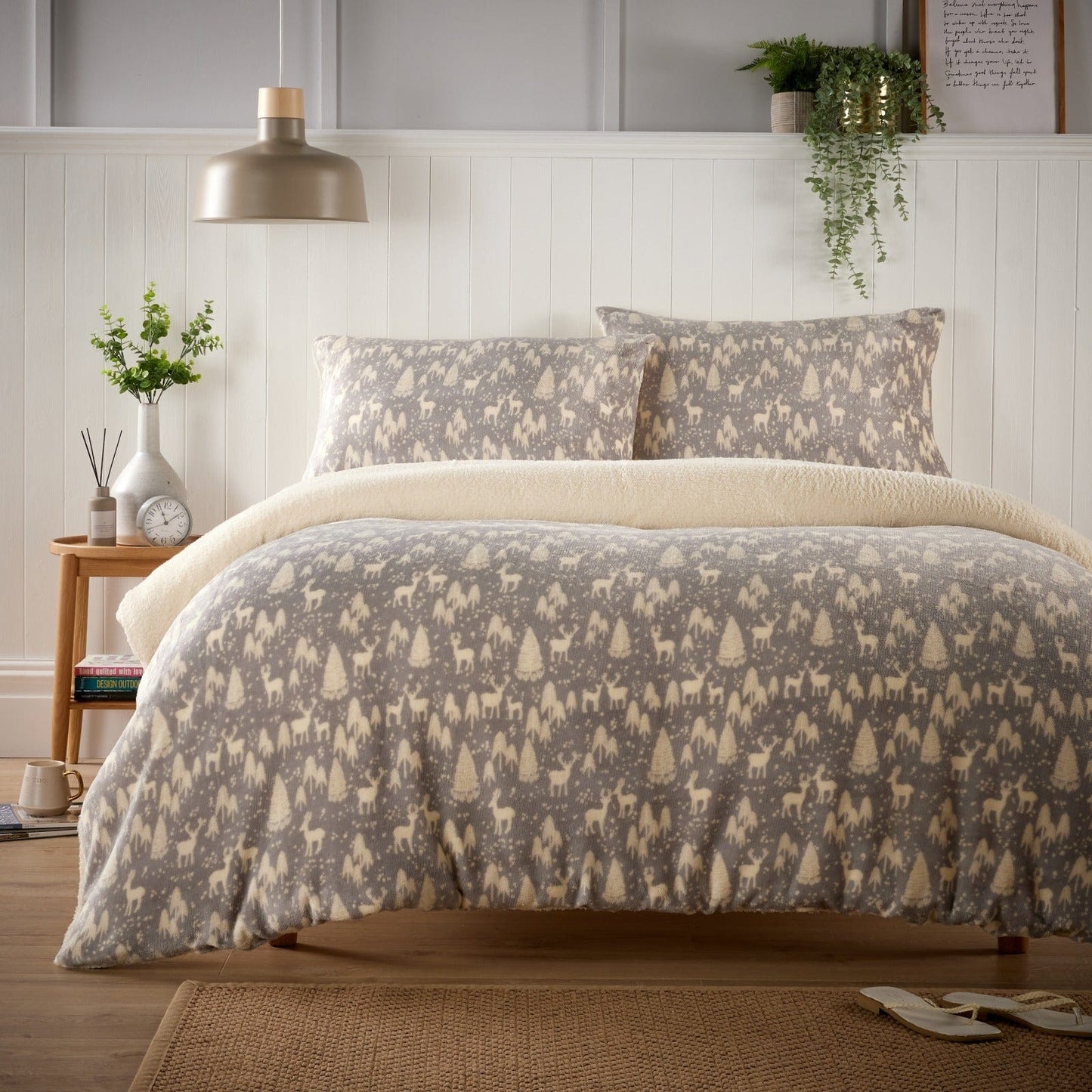 Woodland Animals Teddy Fleece Duvet Set with Reversible Sherpa Winter Bedding Set by OLIVIA ROCCO